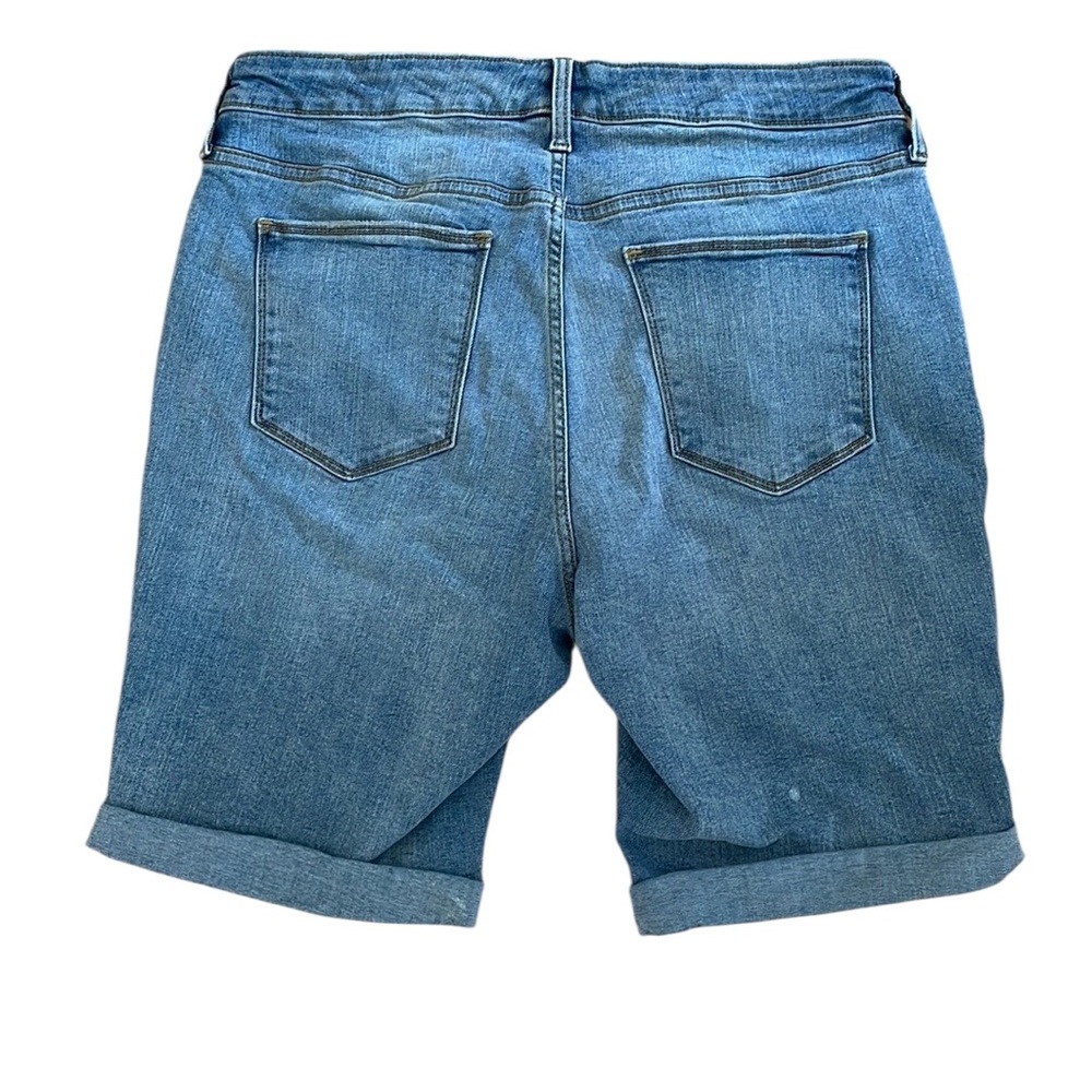 UNIVERSAL THREAD BLUE DENIM DISTRESSED BERMUDA JEAN SHORTS Size 14WR - Picture 3 of 15